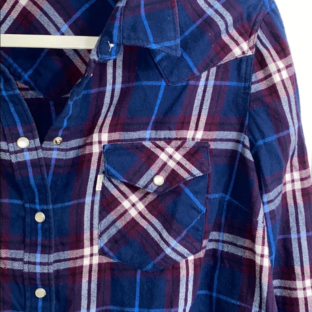 Levi’s Plaid Button Up Shirt
